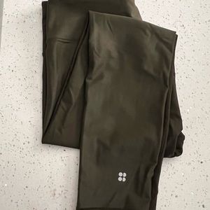 Sweaty Betty Size L 7/8 Leggings in Olive